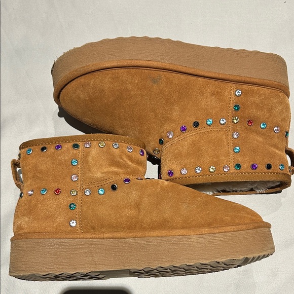 Steve Madden Tan Suede Embellished Warm Boots - Picture 4 of 4